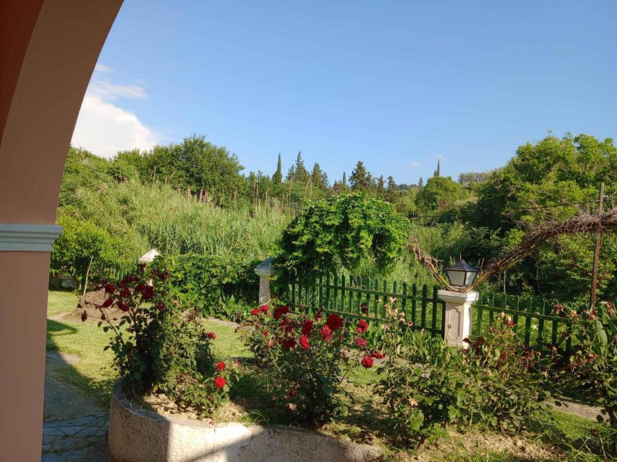 Pool Villa Grigoris Aspiotades Exterior foto